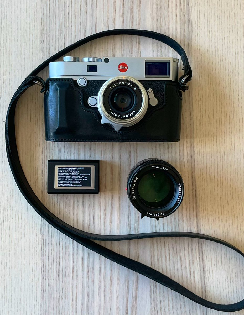 gj_frames's tweet image. Getting ready for some work #smallsetup #leica #voigtlander
