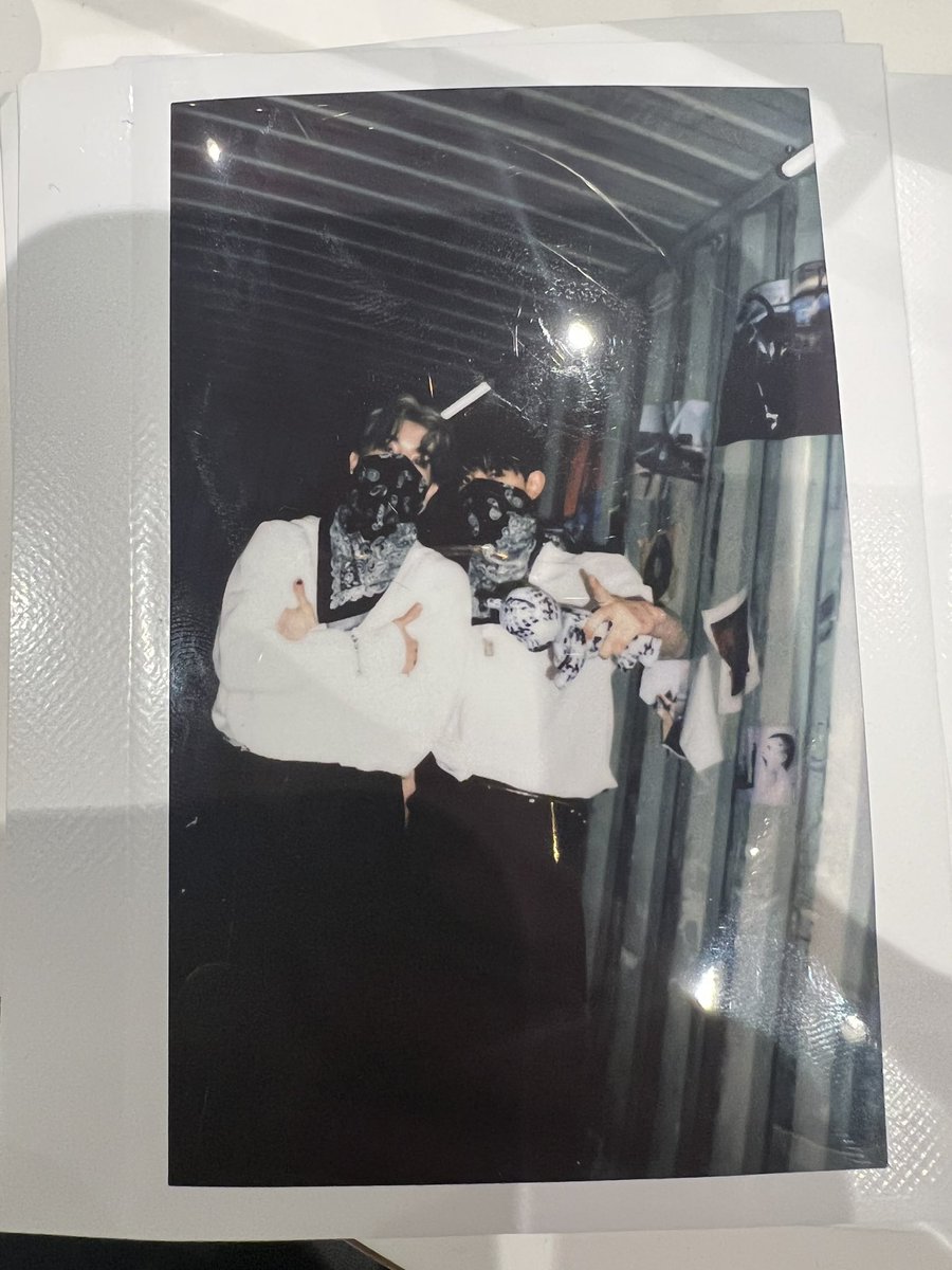 heetiddy's tweet photo. since my heejake came home, here's a giveaway !

– random official enhypen pc
– rt and like
– ends in 5 days
[ winner should shoulder the sf ] https://t.co/ZurDVjIPiA