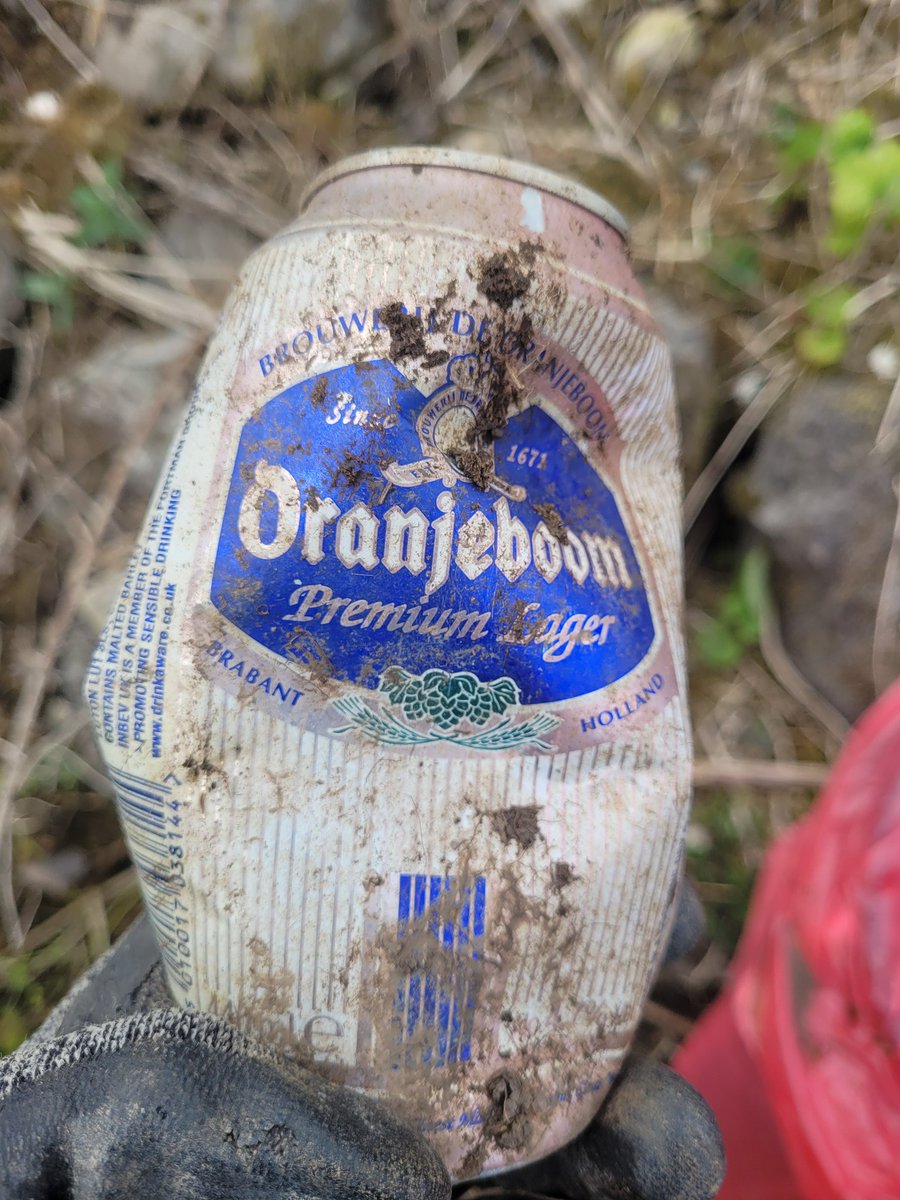 BartonRivercare's tweet photo. Always love an old can we do. This morning had a 1990s(?) White Lightning  and @OranjeboomUK lager from 2009 and 2005 respectively.

@CanMuseum https://t.co/xtO7ypR4Tz