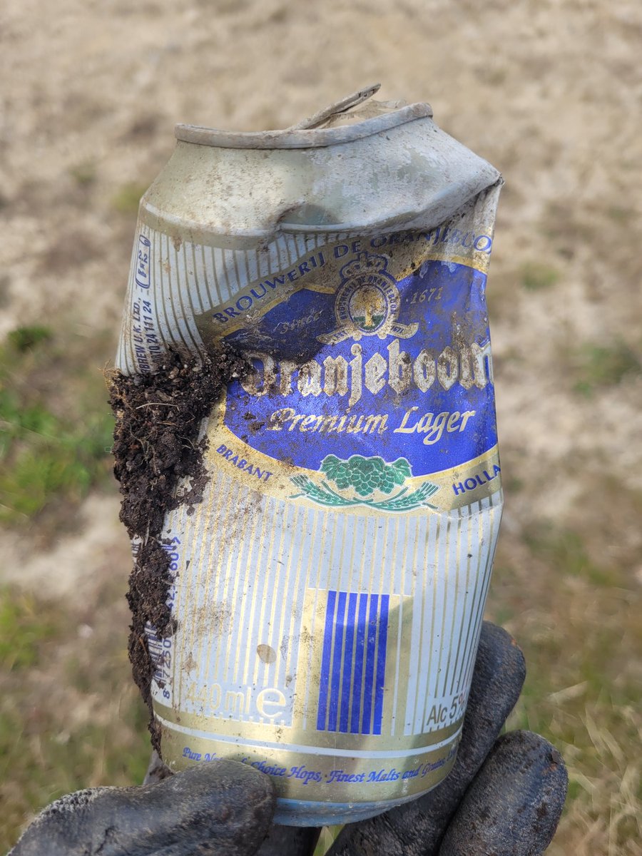 BartonRivercare's tweet photo. Always love an old can we do. This morning had a 1990s(?) White Lightning  and @OranjeboomUK lager from 2009 and 2005 respectively.

@CanMuseum https://t.co/xtO7ypR4Tz