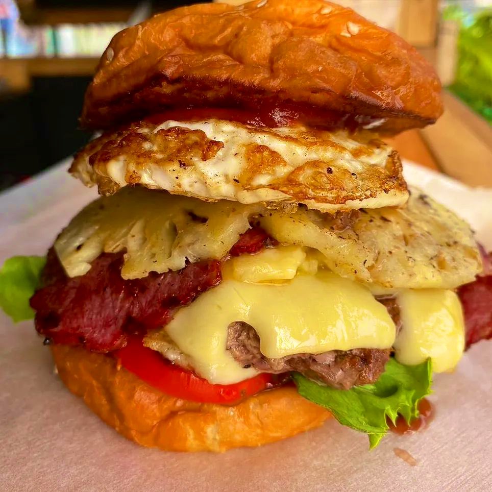 hyperactive_gh's tweet photo. FOOD: Go crazy with delicious burgers this weekend!

Pass through their locations at East Legon (A&amp;C road) or Cantonments (Rockstone’s Office) and treat yourself to some of the best burgers you’ll ever have 🍔🔥

Follow @crazyburgergh for more info.

#hyperActiveGh https://t.co/3FBeLxzdUX
