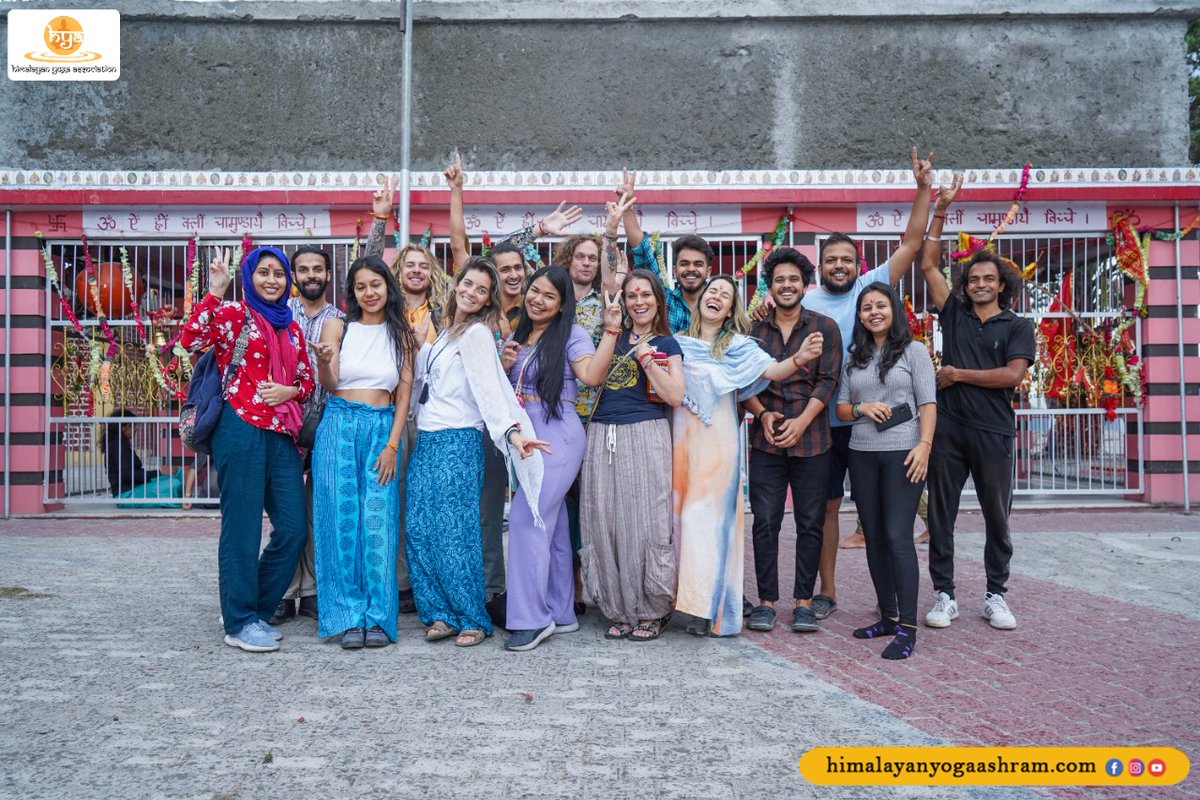 himalayanyoga1's tweet photo. 🌟Weekend Excursion at Kunjapuri Temple (Himalayas)🌟
🌄“The secret to a good morning is to watch the sunrise with an open heart & taking the blessings .”🌄
#kunjapuritemple #exursion #spirituality #yoga #yogateachertraining #yogaschool #yogaindia #rishikesh #india #meditation https://t.co/W5DpRDia8P