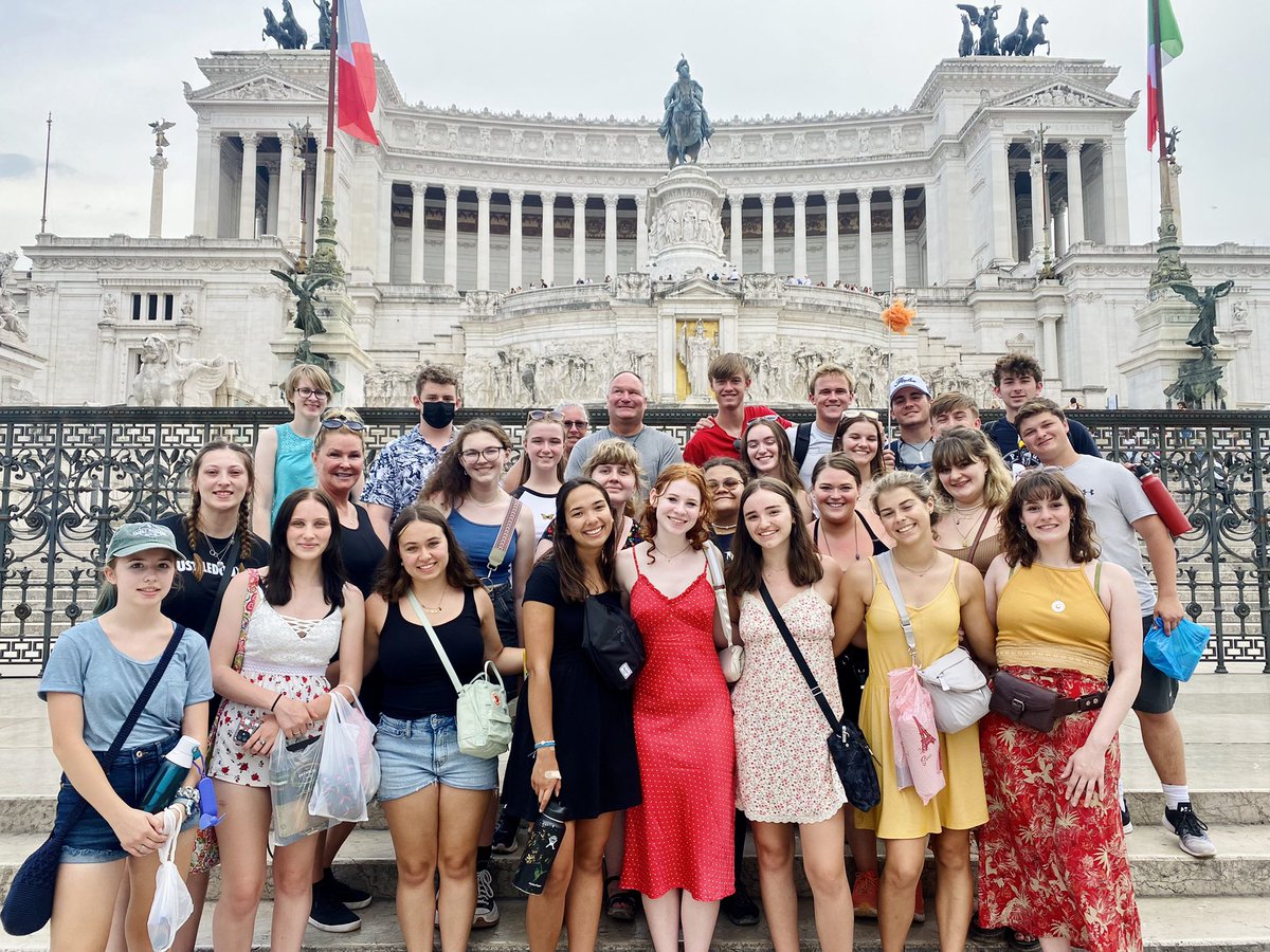 Surprised students with an Italian food tour for our final morning abroad. You will be missed, Italy ♥️🥺 Here’s to the trip of a lifetime.

Next stop: Cincinnati! 
@MilfordHsEagles