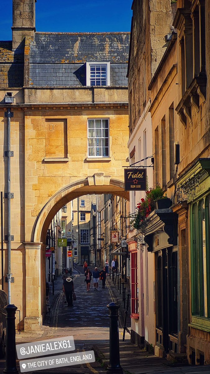 #thecityofbath #June #sunshine #trimbridge  #queenstreet #wonderfullight #hometowntourist