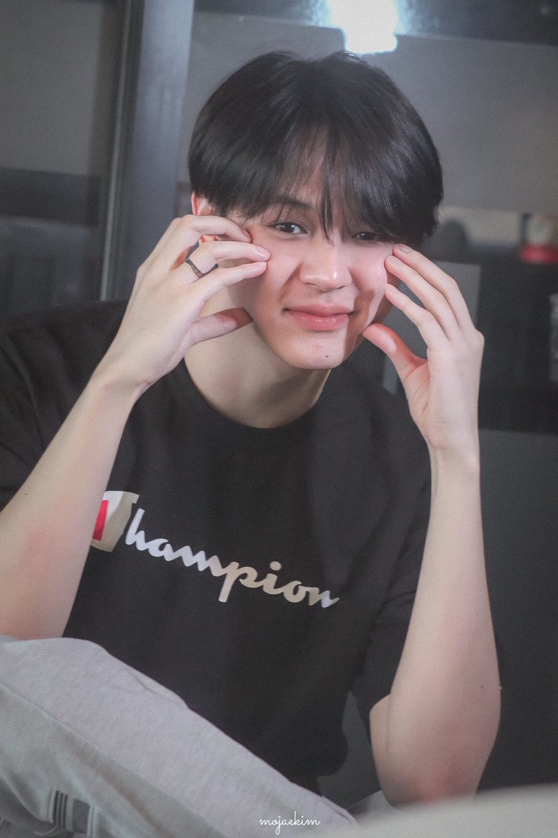 MoJaeKim's tweet photo. เจ้าแจ้มมมม เจอกันในรอบหลายปี คิดถึงมากค้าบบบ💙
@nicebrp
#Nice_Boripat #ดวงดาวของไนซ์
#nicebrp
#STMDTHAILAND https://t.co/FoR4TmC2yK