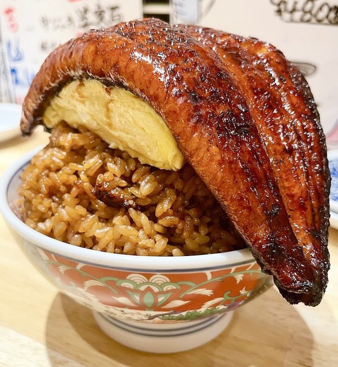 極上のグルメ 大阪市福島駅近くにあるお店 福島いづも の ご飯の上に分厚い卵焼きとふっくら柔らかで肉厚の鰻をのせた そびえる鰻玉丼 1980円 T Co Sd6tt9xh2g Twitter