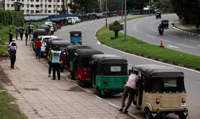timesofindia's tweet photo. #SriLanka announces shut-down of govt offices and schools from next week amid fuel crisis 

https://t.co/SV6tlpq22C https://t.co/8lqSpJJmE4