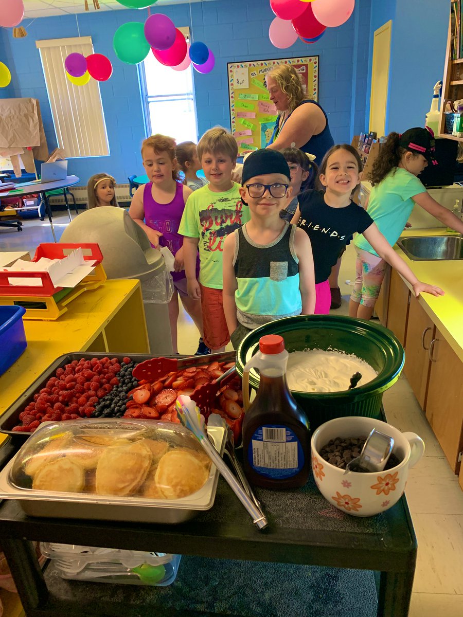 MsOickle's tweet photo. Pancakes anyone? @bpprimary @NLESDCA https://t.co/fjBC7KVeHl