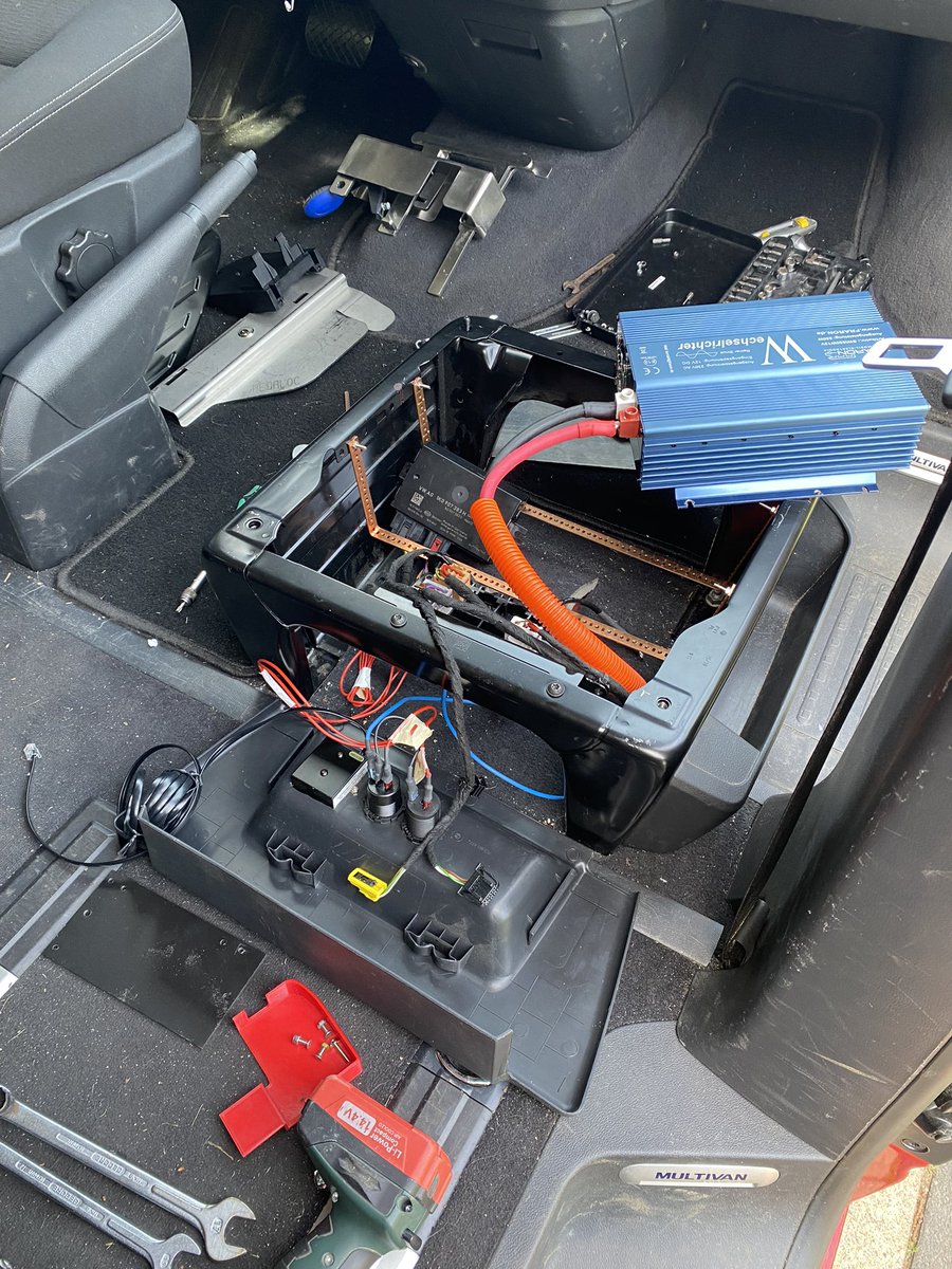 #Bulli Ich wollte nach dem Frühstück nur mal kurz das eine Kabel mit einem Kabelbinder festmachen. Das war vor über drei Stunden….