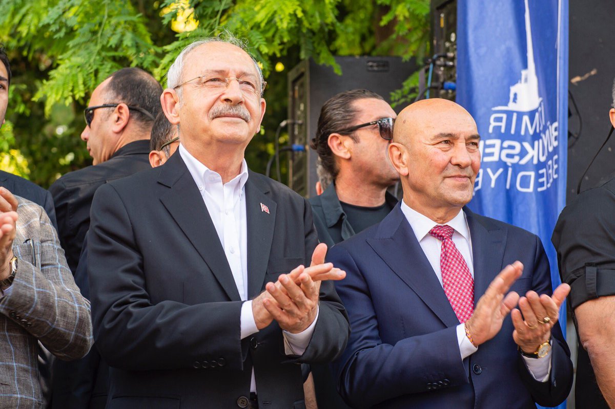 tuncsoyer's tweet photo. Emek, en yüce değerdir.

Belediye - İş  Sendikası ile 5 bin 248 personelimizi ilgilendiren toplu iş sözleşmesini Genel Başkanımız Sn. @kilicdarogluk 'nun katılımıyla imzaladık. 

"Eşit işe eşit ücret" ilkemizle bu yolda tek yürek yürümeye devam edeceğiz. https://t.co/ACrsKGQg40