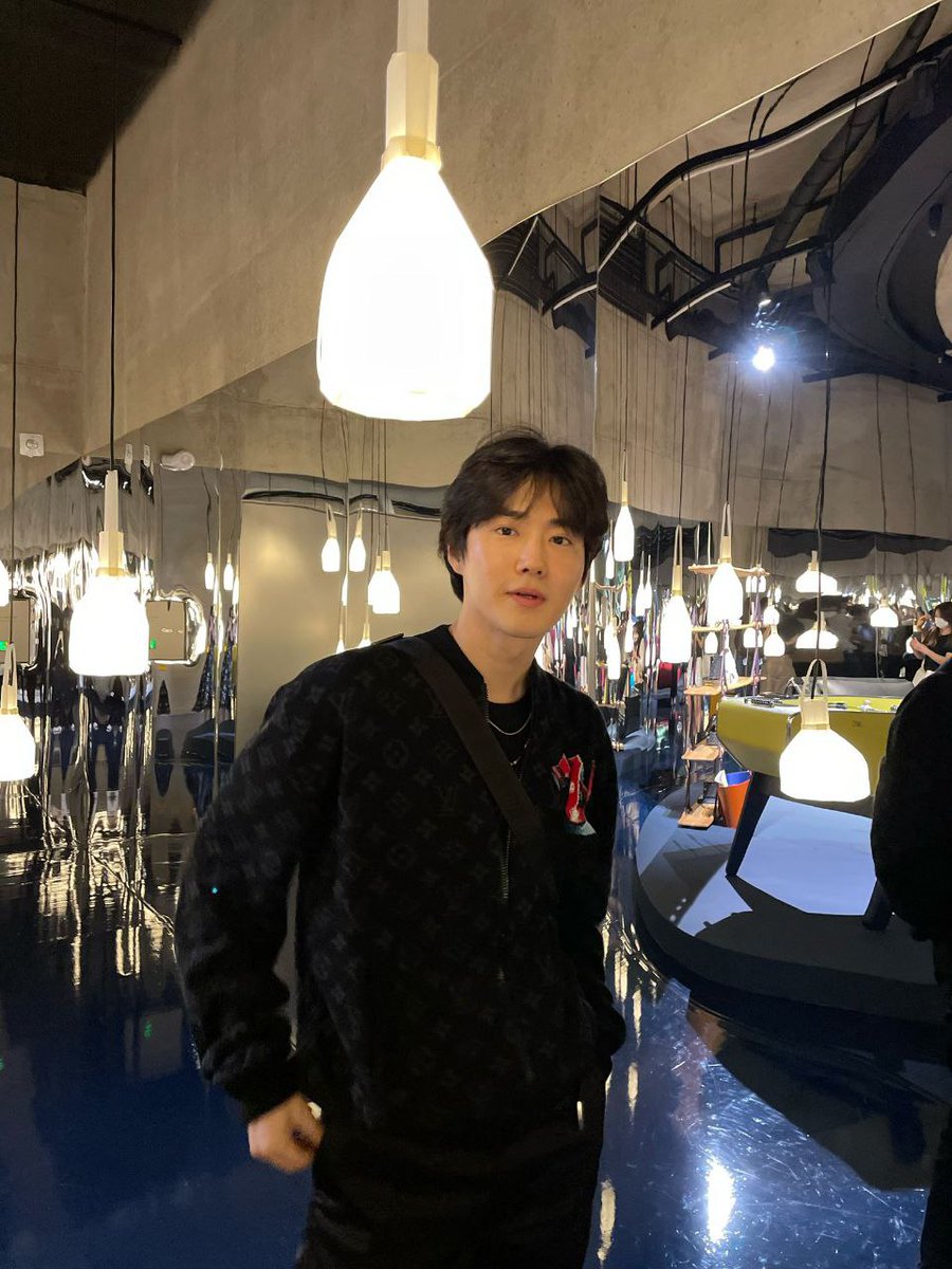 S0R1485's tweet photo. آقای کیم چرا اینچنین زییایید؟
@weareoneEXO https://t.co/SengL9Qq6i