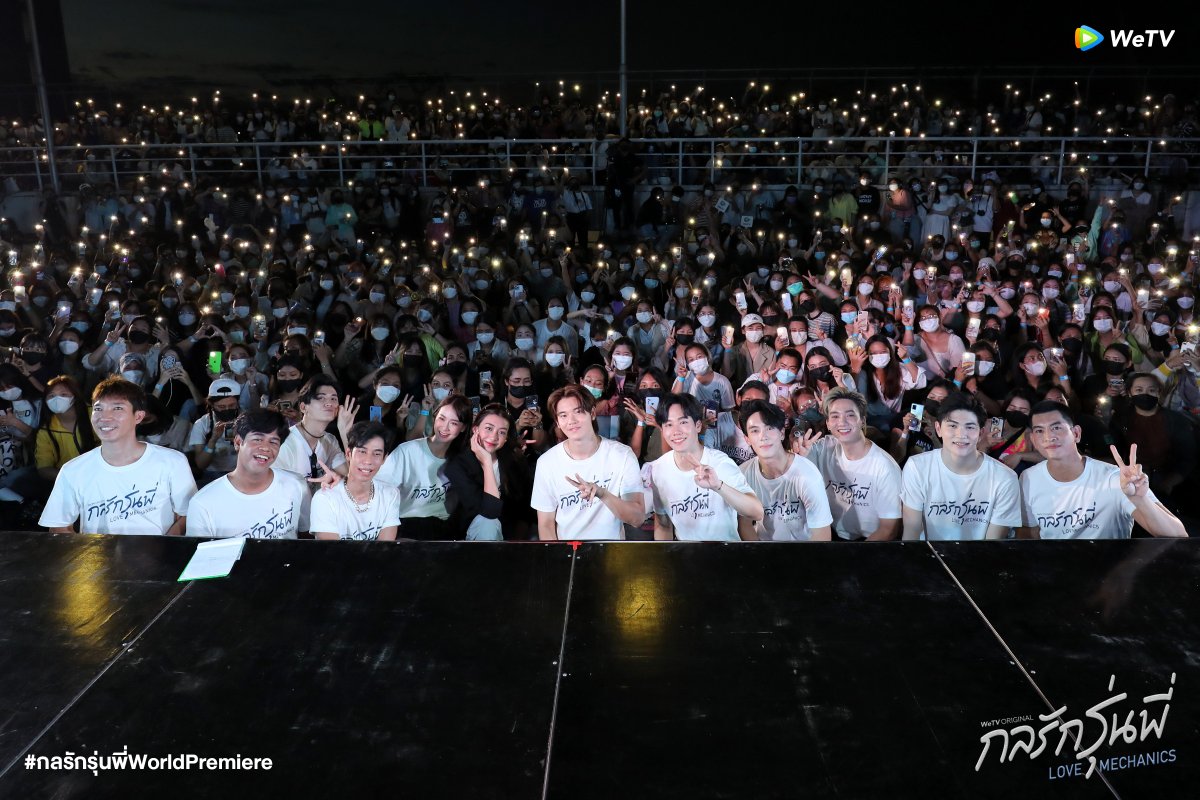 WeTVThailand's tweet photo. บรรยากาศกิจกรรม #กลรักแรกพบ 💙
สามทุ่มนี้เตรียมตัวให้พร้อมแล้วเจอกัน😍
.
ติดตามซีรีส์ #กลรักรุ่นพี่
https://t.co/NICgkVh3pO
คืนนี้ รับชม 2 ตอนแรก เวลา 21:00 น. ทาง WeTV เท่านั้น
.
#LoveMechanics 
#WeTVth #WeTVOriginal https://t.co/ULCw131tgT