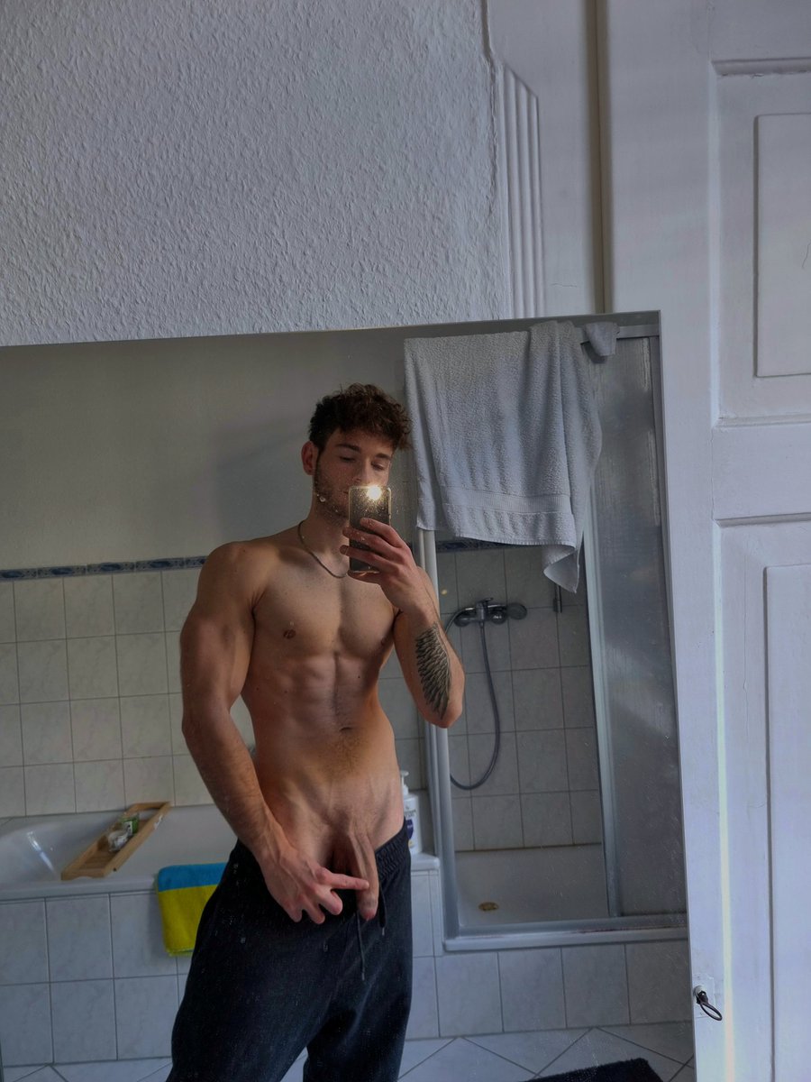 StlMaurice's tweet photo. RT and follow me on https://t.co/48Mvc1KxZ4 for more🍆🔞🍑
#onlyfans #dickrate #Twitter #retweet 
Insta : mac.stl 18k + https://t.co/sDaCncfymn