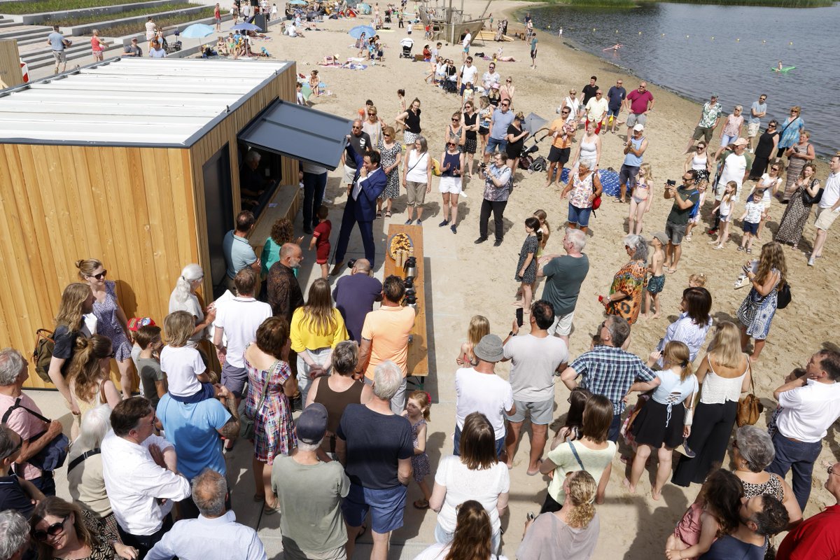 ’Het heeft een paar centen gekost, maar moet je het resultaat zien’: Zomerkade Huizen geopend dlvr.it/SSQ6h2