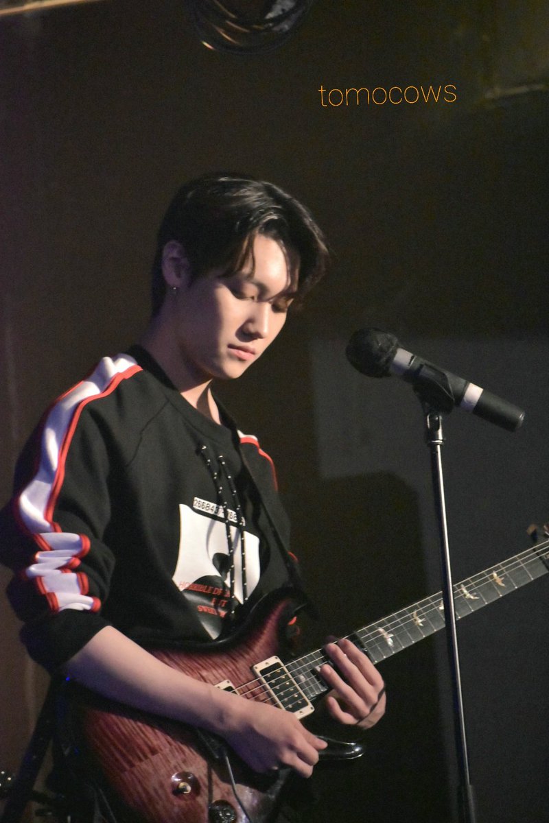 Tomoco50383080's tweet photo. IZ PREMIUM LIVE in TOKYO
20220618
@official__iz_JP
@official__IZ
撮影曲IZ 너라서
woosu💝focus💝
https://t.co/43ytzQ27vx
#아이즈 #IZ
#지후 #JIHOO
#우수 #WOOSU
#현준 #HYUNJUN
#준영 #JUNYO
#バンド
#新大久保 https://t.co/czhAxyCCvV https://t.co/OWUmxENRFz