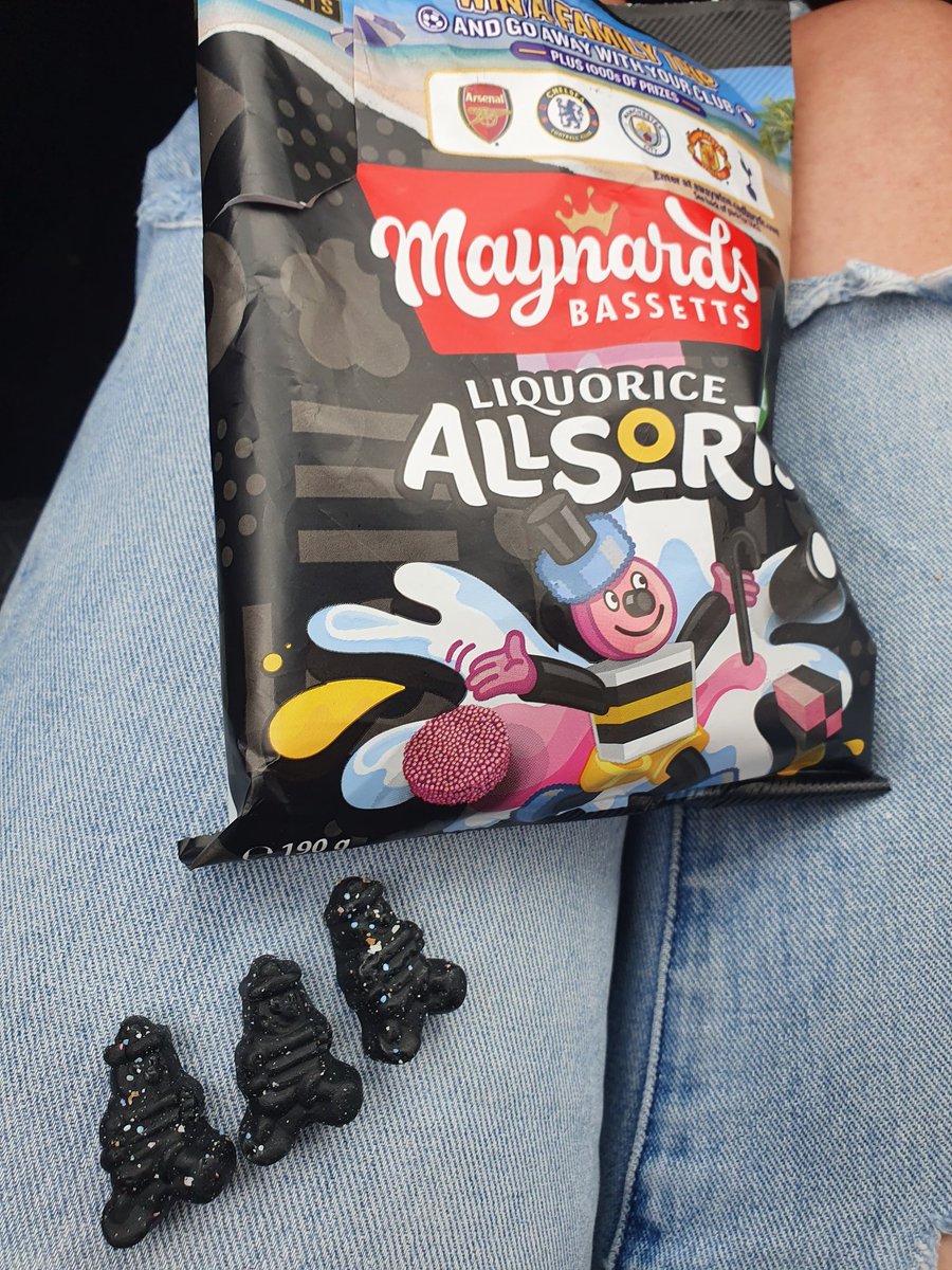 Woah <a href="/MaynardsBassett/">Maynards Bassetts</a> !!!! Lucky girl today!