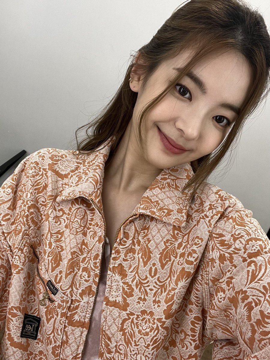 CJSGLOBAL's tweet photo. [PHOTO] 220618 Lia fancafe update

#LIA #리아 #ITZY #있지 @ITZYofficial https://t.co/h6hQrsDN0m