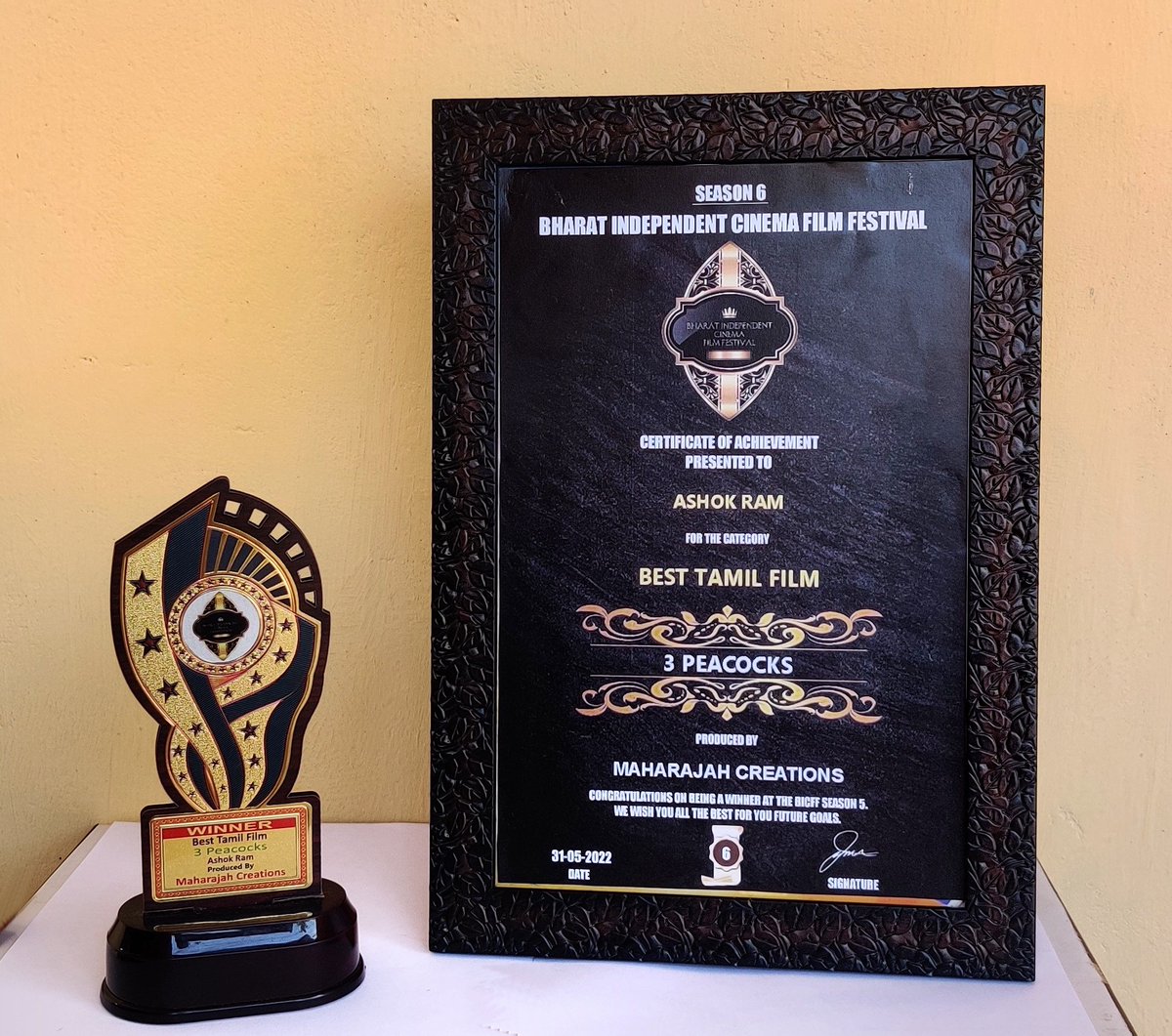vimalieshSekar's tweet photo. #3peacocks🦚 got BestFilm @BICFF 🔥MaharajahCreations 🎬 Cheers Team🥂Its never really an easy path and great support, Though we have made it 🙌🏻

With all heart we are thankful for each and every person who stood by to get this done ❤✨ https://t.co/0AjeoQw7ck