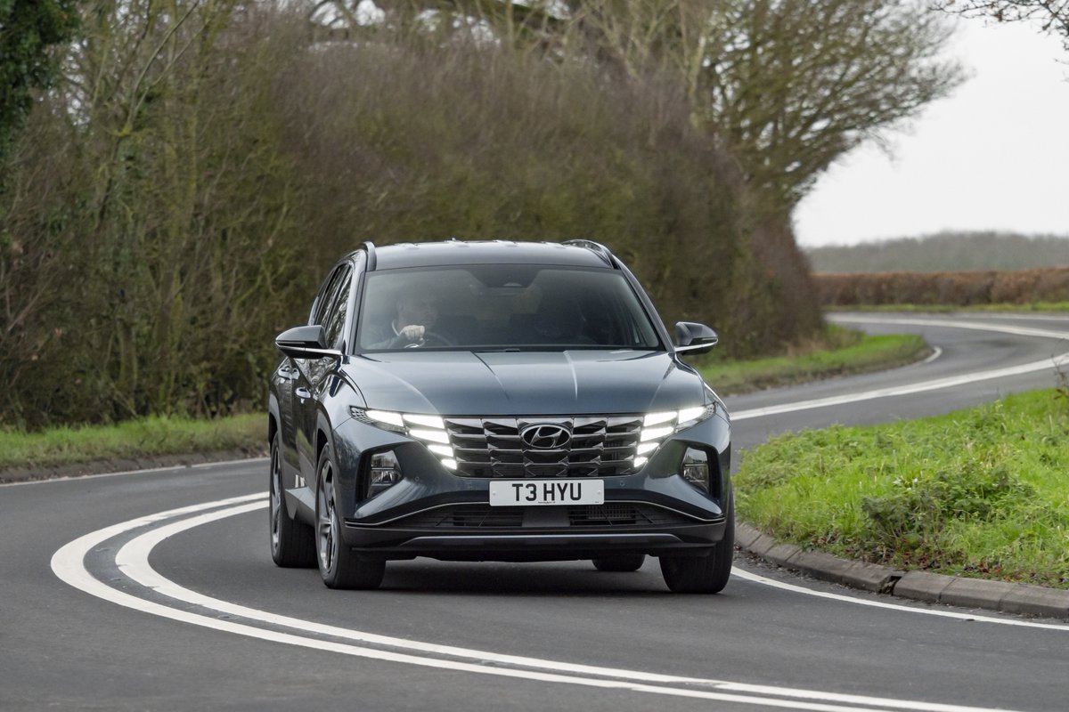 robauchy's tweet photo. A car that catches the eye. Hyundai Tucson impressions at https://t.co/wjjDQ5T1qQ @Hyundai_UK @Hyundai_UK_PR #stylish #roadtrip https://t.co/AXauktJzul