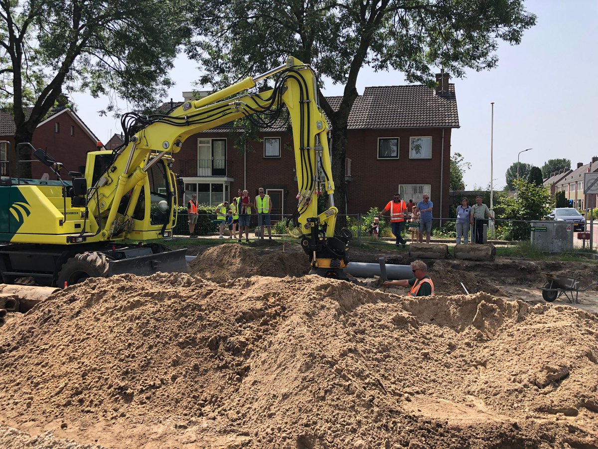 Mayraschoolen's tweet photo. Fietsverbinding in Ommen, nog zo'n leuk project op de #dagvandebouw Dit keer van @DuraVermeer @BouwendNL https://t.co/pkuINPxxrp