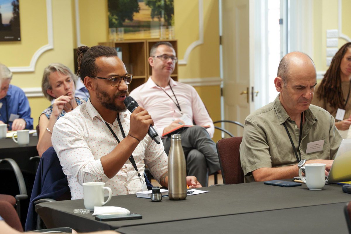 CumberlandLodge's tweet photo. Thanks to @Maggie_Blyth, @DeputyMayorPCWY, Prof. Vassilios Papalois, @BarristerAbi, @GP_DCCBlakeman, Kate West of the Gypsy Roma Traveller Police Association, @MaryjaneFurniss & DS Paula Bickerdike - a morning of interesting discussions including policing diversity. #clPolice https://t.co/nIahzy7ntQ