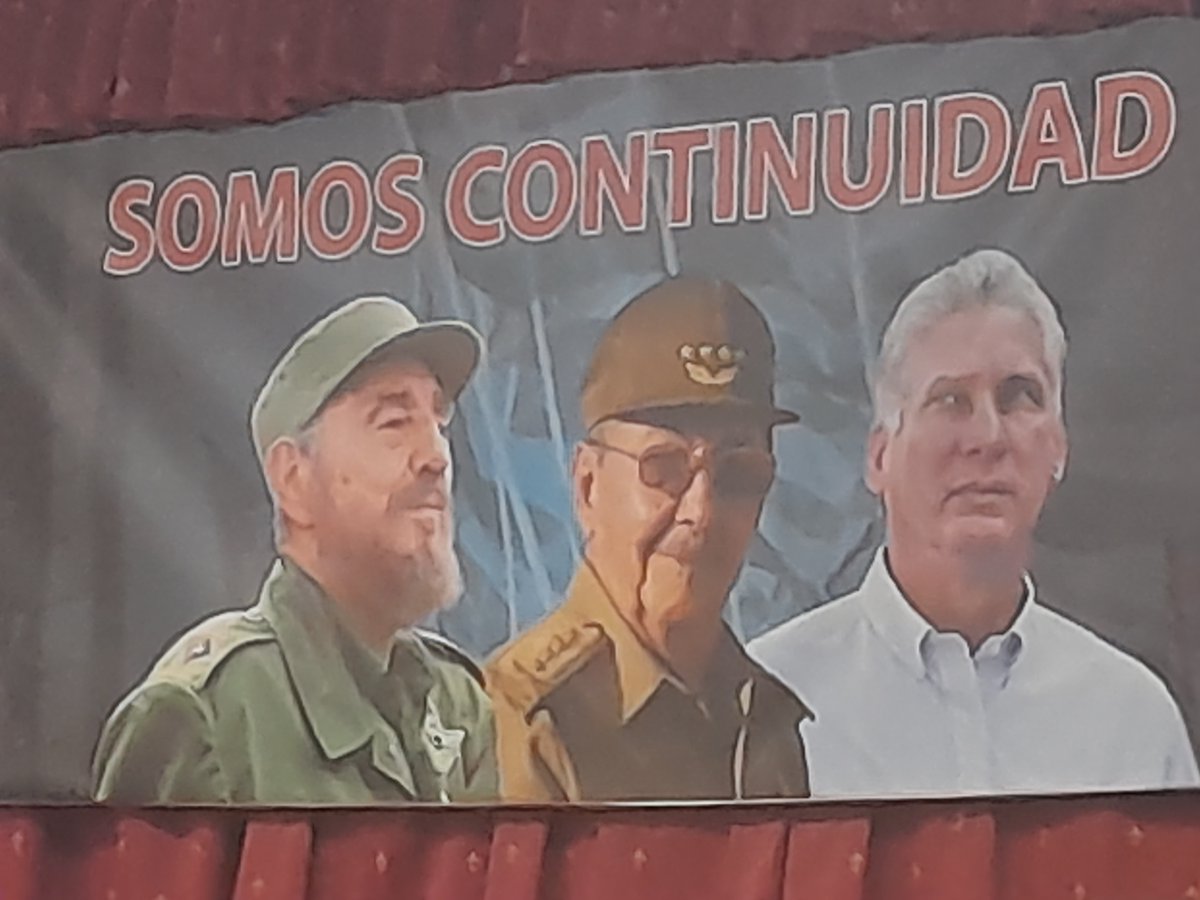 #VamosConTodo Con la presencia del 1er Sec del PCC de la Habana, el Gobernador, la Ministra de Educación y otros dirigentes da comienzo el Taller de Trabajo Político Ideológico. Continuaremos el legado de Fidel en defensa de nuestra Revolución.