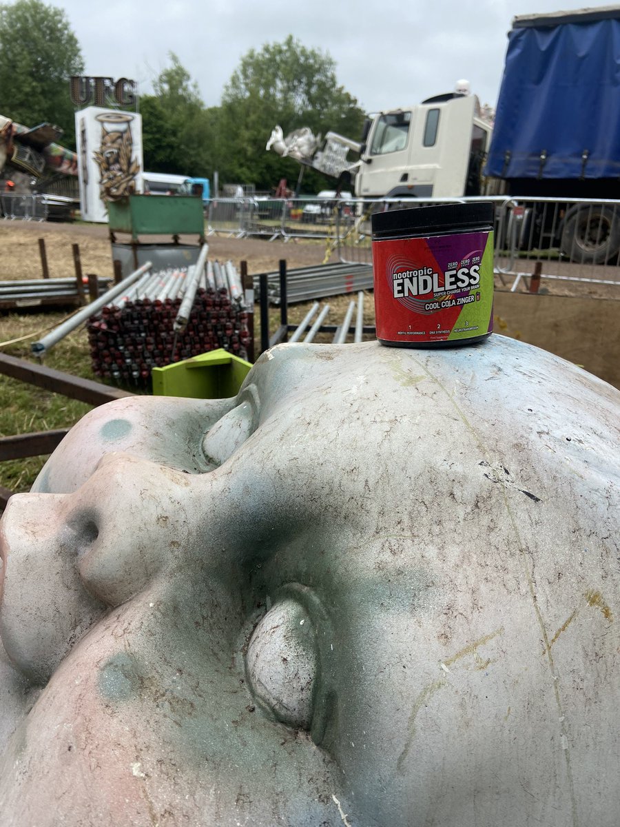 unfairground's tweet photo. Build is endless #uncrew #unfairground https://t.co/B2uCEZKZEW