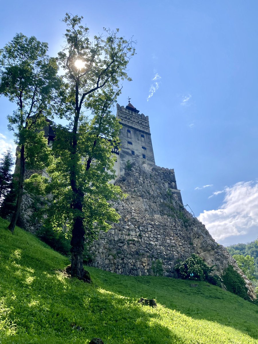 pjoriordan's tweet photo. Finally got to visit the last of the 27 EU countries…✅ #Romania 🇷🇴 Stunning architectural gems like #PelesCastle “Dracula’s Castle” 🧛‍♂️ #BranCastle and Ceaușescu’s megalomaniacal Palace of the Parliament in #Bucharest https://t.co/LuhJI1ftuW