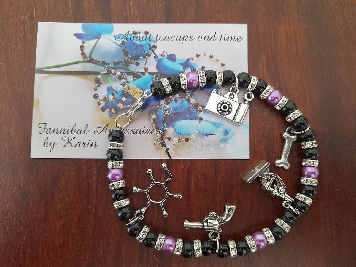 Aboutteacupsan1's tweet photo. For todays #HannibalRewatch I give away another #TeamSassyScience bracelet. Just like and retweet! #HonorEveryPart https://t.co/LAXxDBVcZf