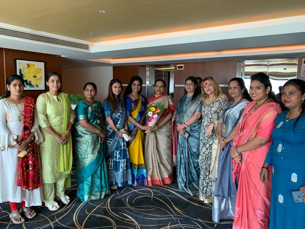 MaharashtraPMC's tweet photo. पुणे येथील खेड तालुका येथे बालविकास मंत्री ना @AdvYashomatiINC ताई, आणि प्रदेश महिला काँग्रेसच्या अध्यक्षा @SandhyaINC ताई  महिला क्रॉंग्रेस पदाधिकारी व कार्यकर्त्यांचा भव्य मेळावा मध्ये उपस्थिती. 
@dnetta https://t.co/CFSBIJbRr9