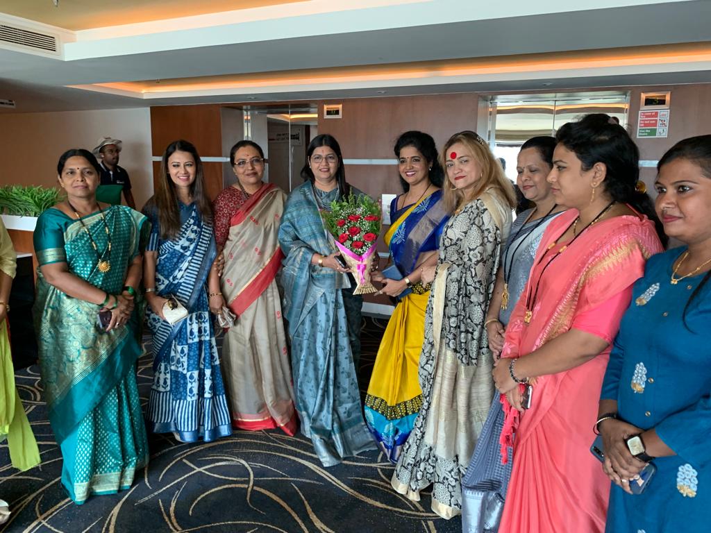 MaharashtraPMC's tweet photo. पुणे येथील खेड तालुका येथे बालविकास मंत्री ना @AdvYashomatiINC ताई, आणि प्रदेश महिला काँग्रेसच्या अध्यक्षा @SandhyaINC ताई  महिला क्रॉंग्रेस पदाधिकारी व कार्यकर्त्यांचा भव्य मेळावा मध्ये उपस्थिती. 
@dnetta https://t.co/CFSBIJbRr9