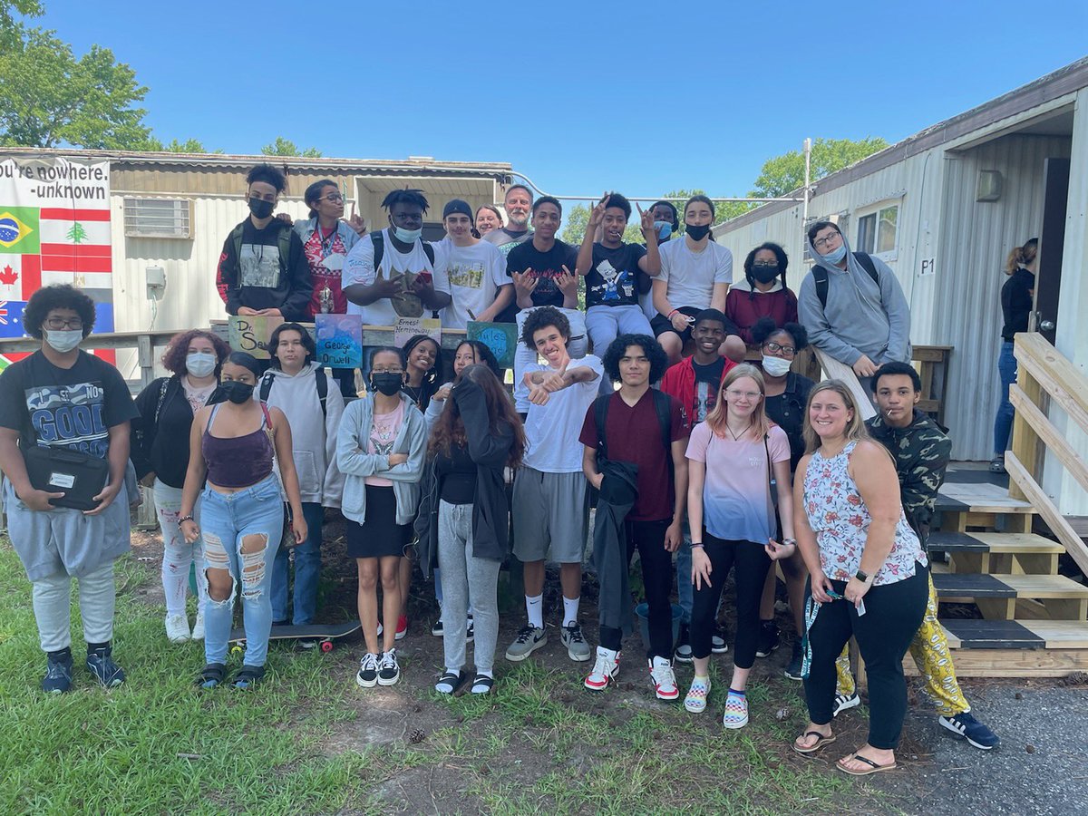 iLabYear5LastWeekofSchool:What a year! The iLab teachers wish all the students (and themselves😭😂!) a restful summer.We look forward to learning with the final iLab cohorts ‘23, ‘24, and ‘25 in the fall! Thanks for the memories and wonderful letters this week. 💚💙Peace! We out!