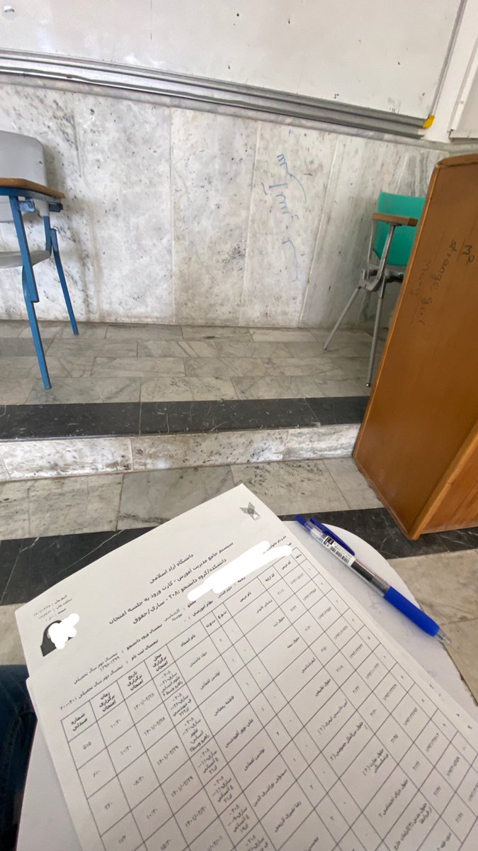 sasharaad's tweet photo. با ۳۲ سال سن وسط امتحان از شدت استرس شروع کردم به عر زدن😐 تف🤦🏻‍♀️ https://t.co/nqMckKmVnm