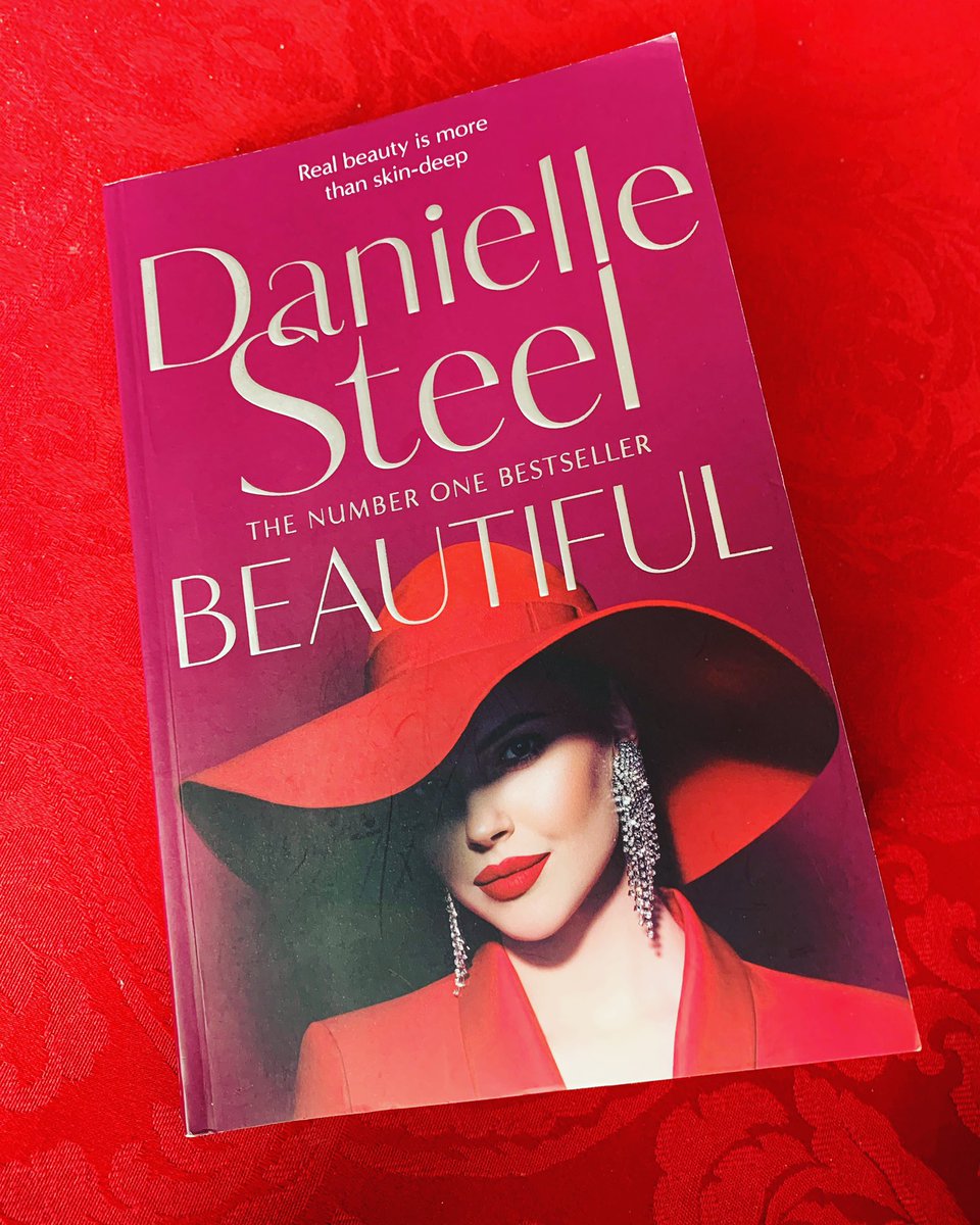 stephingo's tweet photo. What’s everybody reading this weekend? #goodreads #Read #daniellesteel #BookWorm https://t.co/WYVOtbj2w9
