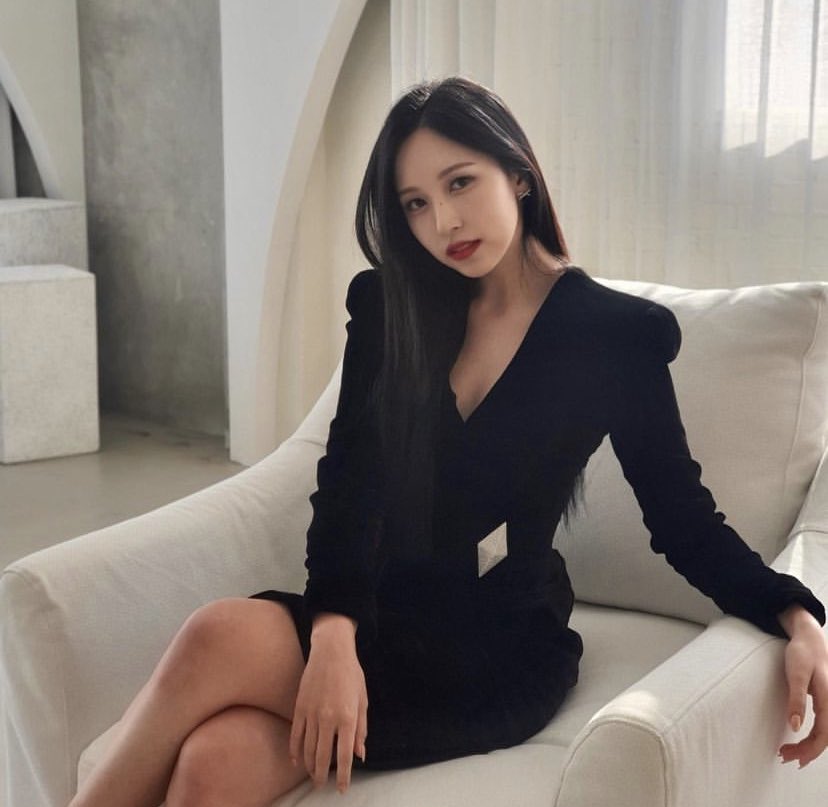 xkuromina's tweet photo. u telling me this woman plays MINECRAFT https://t.co/655dV2yVuZ