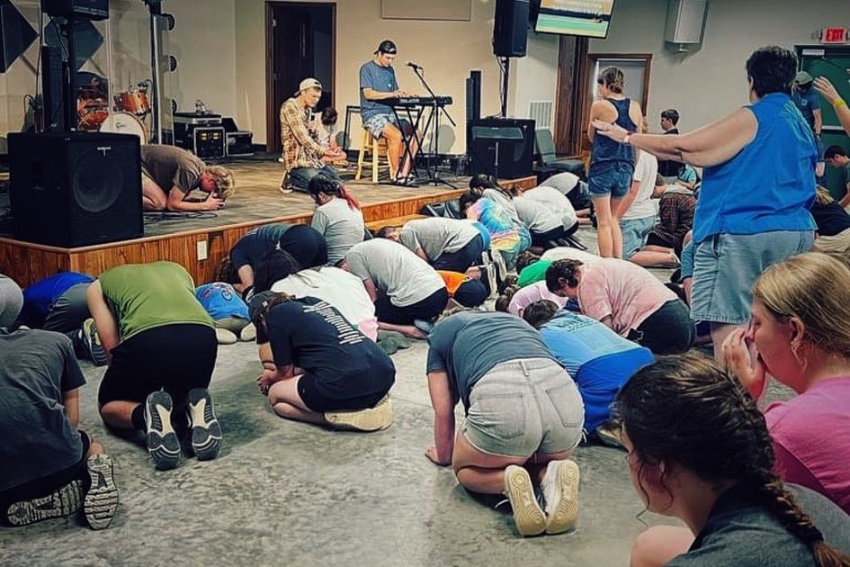 TrevorHeyd_'s tweet photo. This past week = 46 Salvations, 10 baptisms and a whole lot of surrender 🙌🏼 https://t.co/dEuEkMagWU