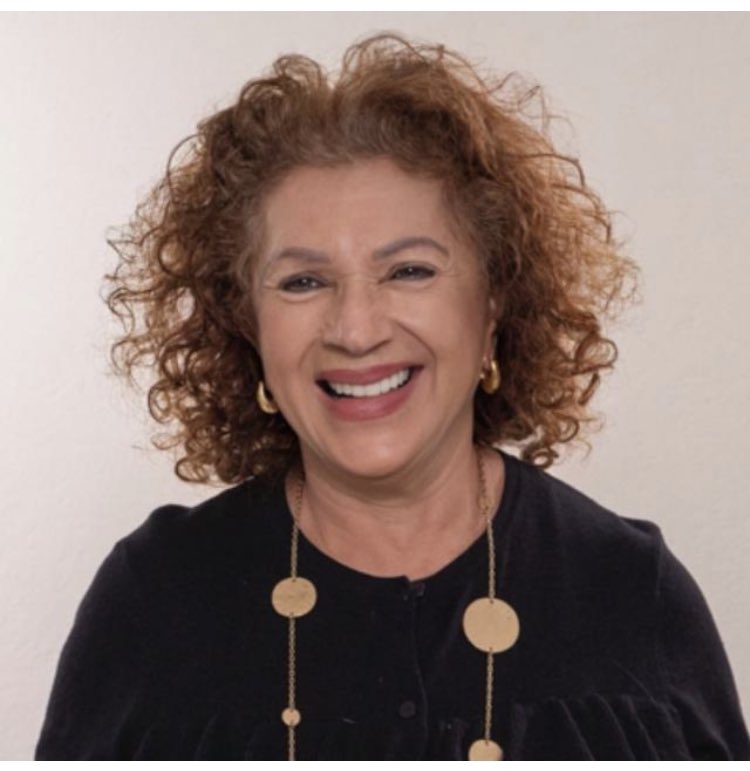 Me gusta la honestidad y la sencillez. No soy de maquillaje, ni grandes producciones. La transparencia y honestidad se transmiten dede el ejemplo. Venimos a construir, no destruir. <a href="/ingrodolfohdez/">Ing Rodolfo Hernandez 🇨🇴!</a> <a href="/CastilloMarelen/">Marelen Castillo</a> @RHpresidente #unidossomosluz