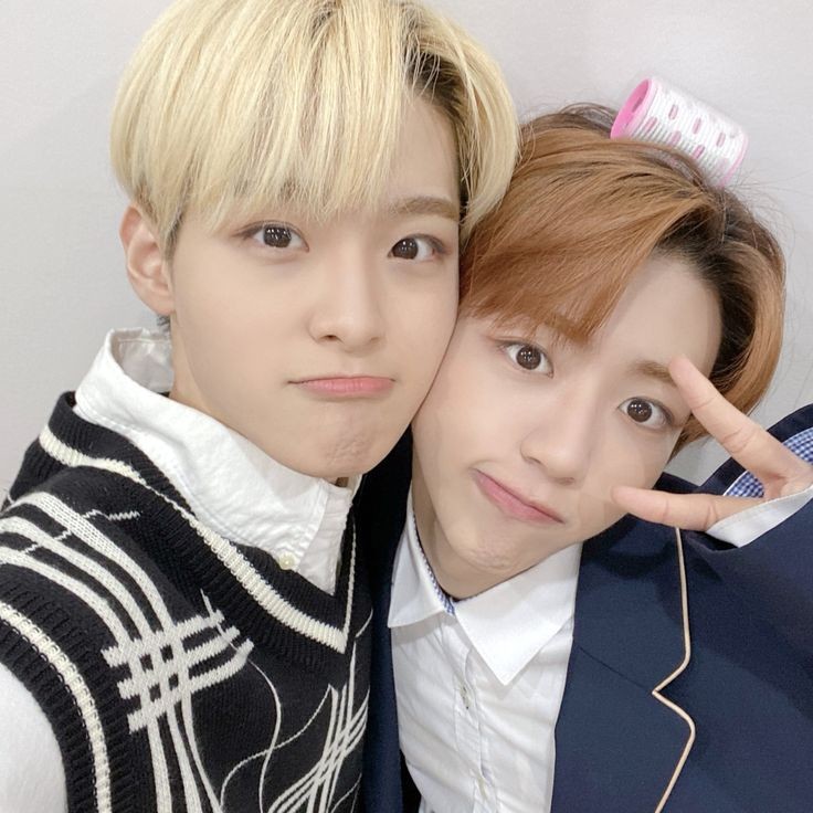 toowicethinker's tweet photo. cheekies (๑>◡<๑) https://t.co/7vMi5W2ytx
