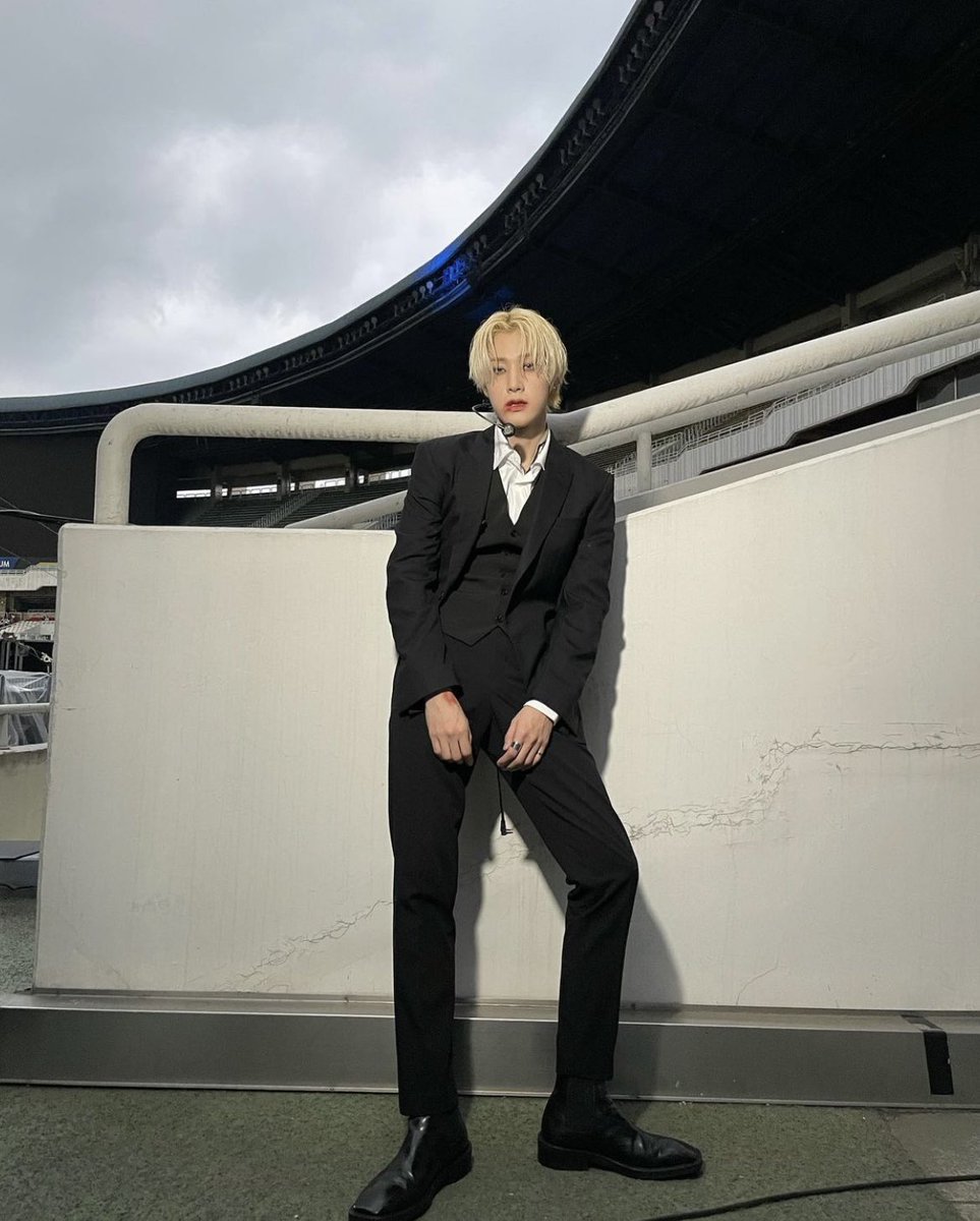 YONGHALOOKS's tweet photo. he’s insane https://t.co/O7yKSm8TQu