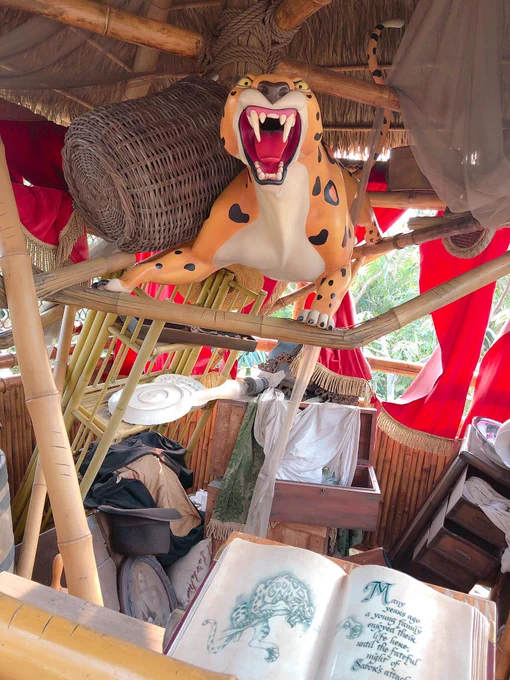ターザンのスクリーンデビューなのでHKDLの大好きスポット、ターザンのツリーハウス、(何故か削除しちゃってたので)再掲させてください🌴🦍 