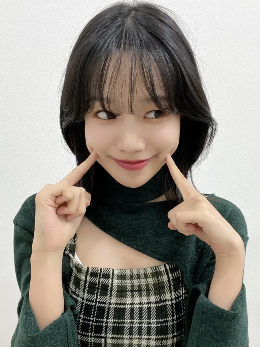 JOYURI_offcl's tweet photo. [#유리스팟] 2022.06.18 대면팬사인회 7회차💚

#조유리 #JOYURI #チョユリ
#조유리_러브쉿💔🔫
#JOYURI_LoveShhh
#チョユリ_LoveShhh https://t.co/2m4Zg4u0JA