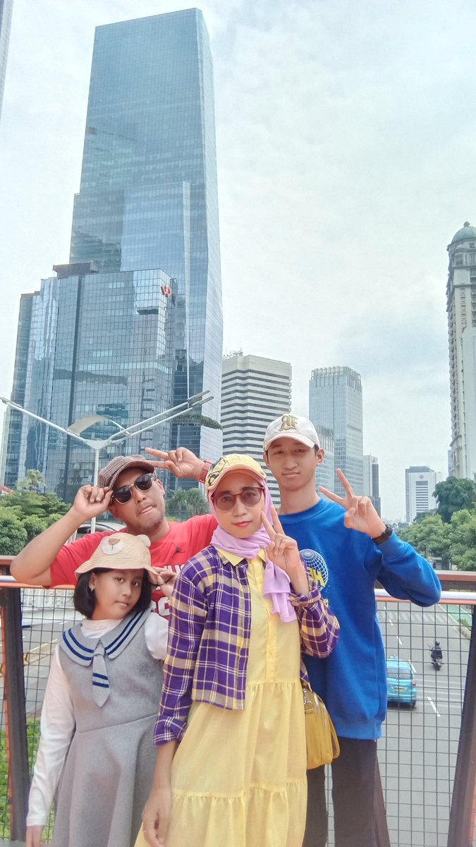 rudiahim's tweet photo. @ridwankamil Alhamdulillah msih tiap bulan selalu sempetin sama keluarga  
Terimakasih bpk @ridwankamil  jdi panutan https://t.co/IumqOjUtgc