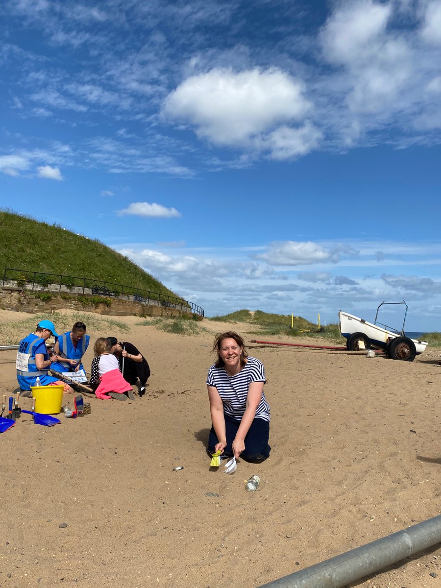 annaturley's tweet photo. Great ☀️ morning out on the beach supporting @LitterMarske #flushmob campaign to highlight the impact of wipes & microplastics on our seals 🦭 and sealife 🦀 with @teeswildlife & @NorthumbrianH2O. Sieved for plastic ‘nurdles’ & built a sand seal! https://t.co/1g0zXXjytV