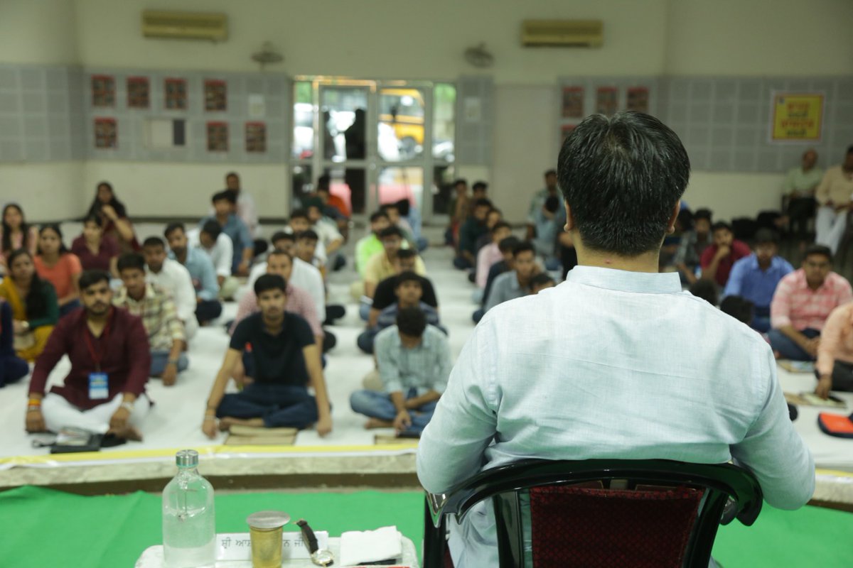 ABVPVoice's tweet image. चंडीगढ़ में आयोजित हो रहे पंजाब प्रांत के प्रदेश अभ्यास वर्ग में अभाविप के राष्ट्रीय संगठन मंत्री श्री @AshishSainram ने &quot;समसामयिक विषयों पर हमारी भूमिका&quot; विषय पर कार्यकर्ताओं को संबोधित किया।