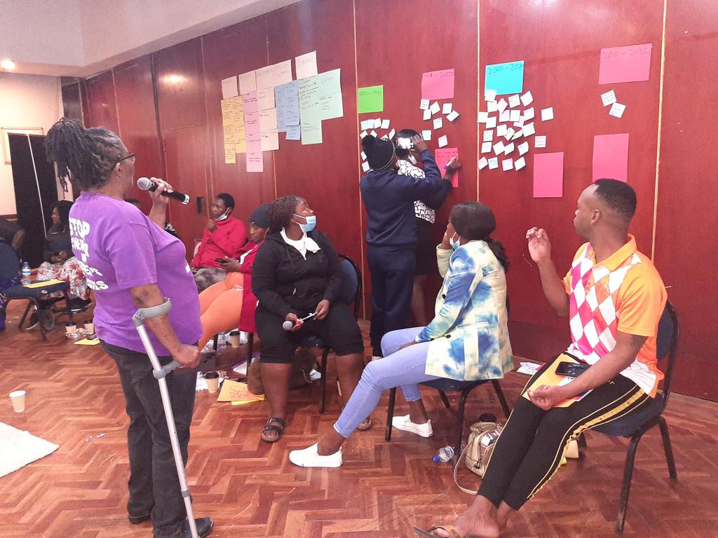 YoungWomenInst's tweet photo. Participants constructing a #HistoricalTimeLine identifying women's rights abuses & how Women Movements have empowered them to fight the injustices perpetrated against women at a FMBS:Feminist Movement for #WhatWomenWant @jass4justice @UNTrustFundEVAW https://t.co/aFVFNqNlU7