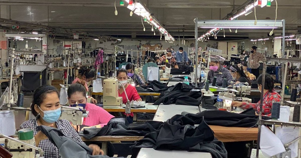 Business & Human Rights (@bhrrc) on Twitter photo Post-pandemic, inequalities in our garment #SupplyChains need urgent reform say <a href="/focussouth/">Focus on the Global South</a> <a href="/asia_floorwage/">Asia Floor Wage Alliance</a> - this includes more fairly redistributed profits & fashion brand liability for abuses
'Business as usual' will not cut it.
#BizHumanRights bit.ly/3xs6aP2 Post-pandemic, inequalities in our garment #SupplyChains need urgent reform say <a href="/focussouth/">Focus on the Global South</a> <a href="/asia_floorwage/">Asia Floor Wage Alliance</a> - this includes more fairly redistributed profits & fashion brand liability for abuses
'Business as usual' will not cut it.
#BizHumanRights bit.ly/3xs6aP2
