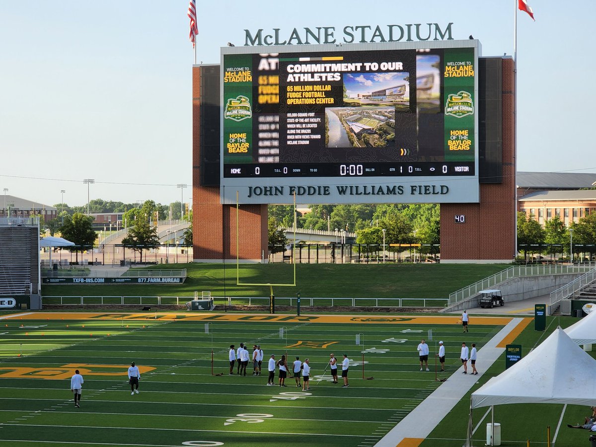 Baylor University prospect camp today. Let's get it 💪🏾💯🔥🔥🔥
<a href="/Prep1USA/">PREP1</a> <a href="/phsmatsfootball/">El Paso Matador Football (ARCHIVED)</a> @Prep1Recruits <a href="/BeTheBest_BTB/">BeTheBest</a>