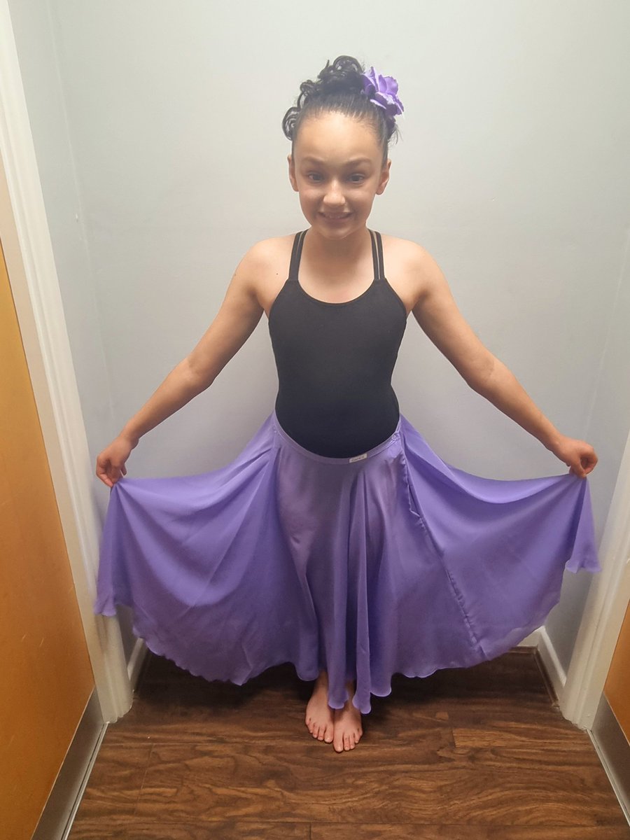 SaharaManiar's tweet photo. Ready for Lyrical Exam Wish me luck! #btda #danceexam #lyrical #goscotedance #dancer https://t.co/K2G7TujOQ1