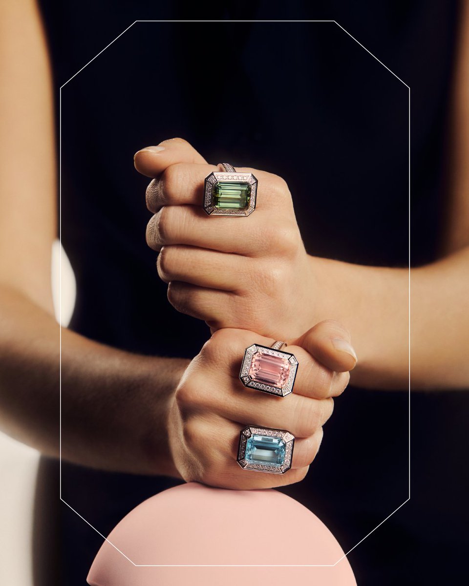 Boucheron's tweet photo. BOUCHERON QUIZ - Hit the jackpot with this question. How is this stone's cut named? A clue to help you, this is also the shape of the place Vendôme.
#BoucheronSpringColors #BoucheronQuizz #BoucheronLiseré https://t.co/kTNCtSGSYK