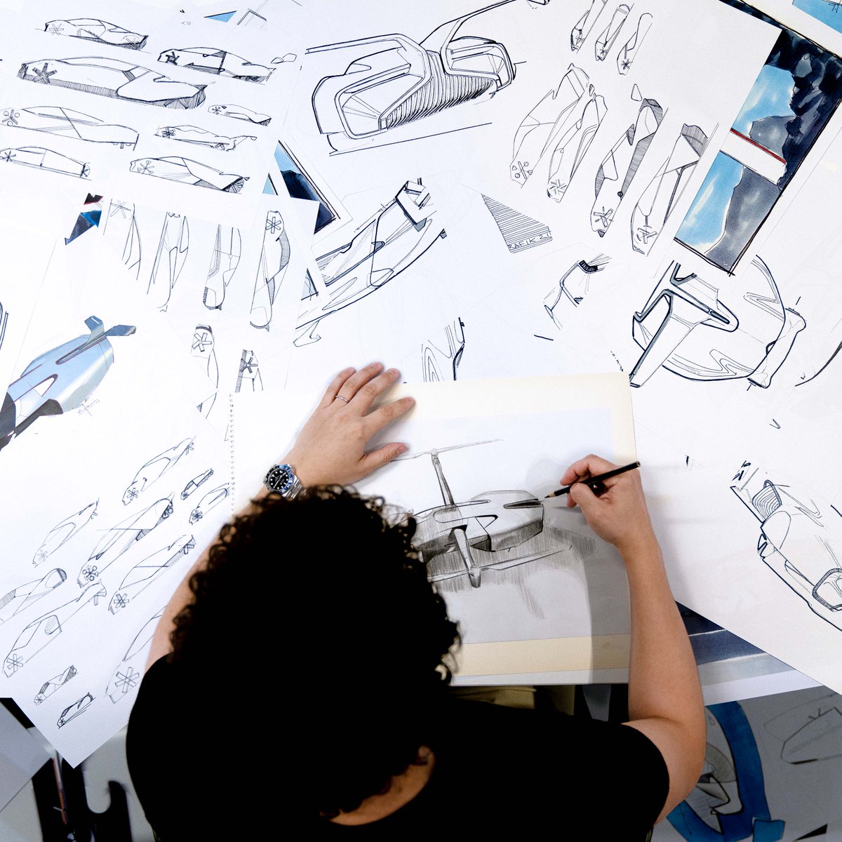 ARIDGE_Official's tweet photo. The secret of getting ahead is getting started. On the road to innovation, we are designing what's never been done before.
#XPENGAEROHT #CarStudio #CarExteriorDesign #CarDesign https://t.co/atznjAbu2I